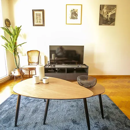 Jerickais A La Defense Apartment *