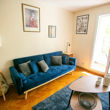 Jerickais A La Defense Apartment